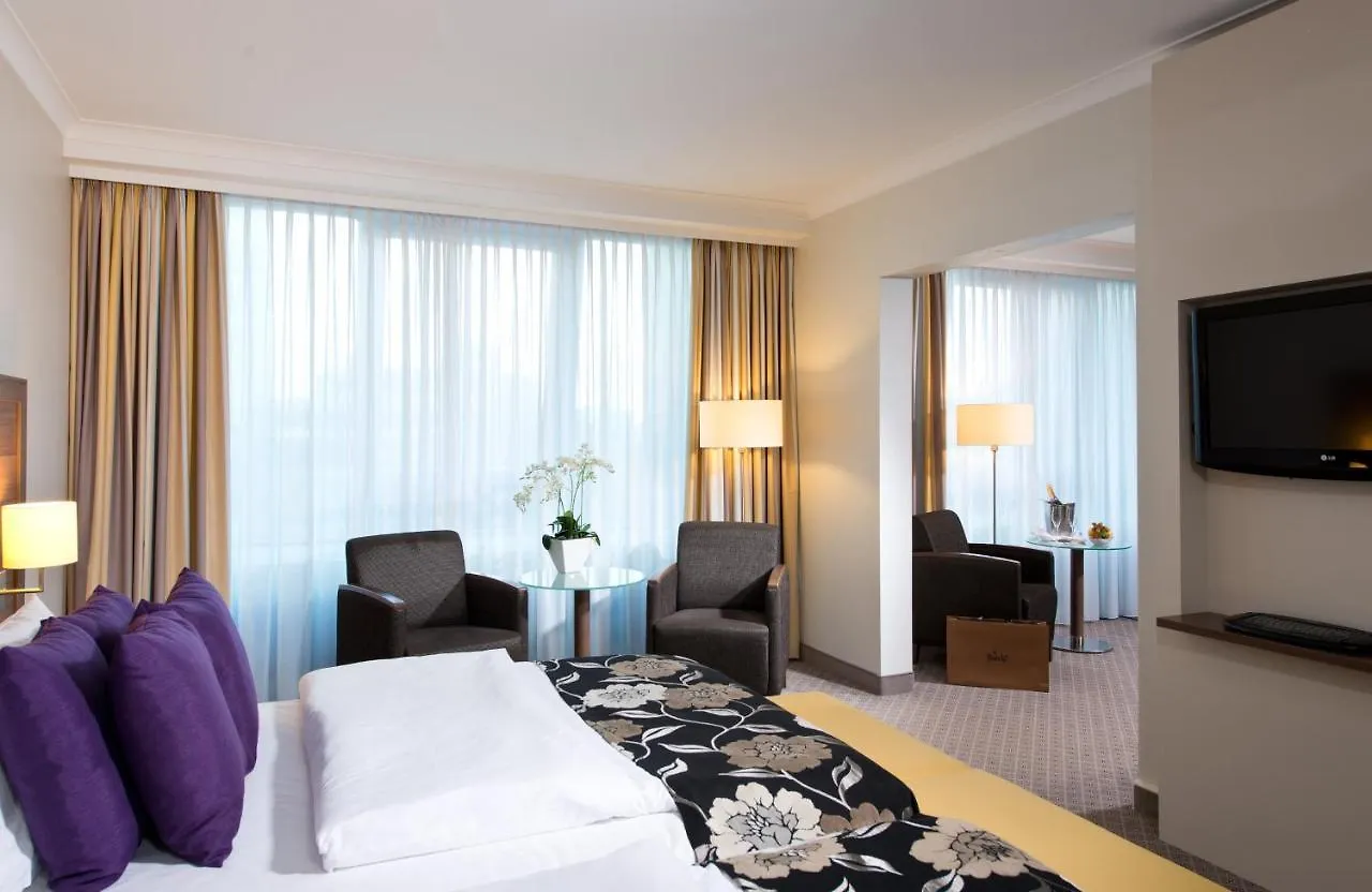Leonardo Royal Hotel Duesseldorf Koenigsallee 4*, Dusseldorf